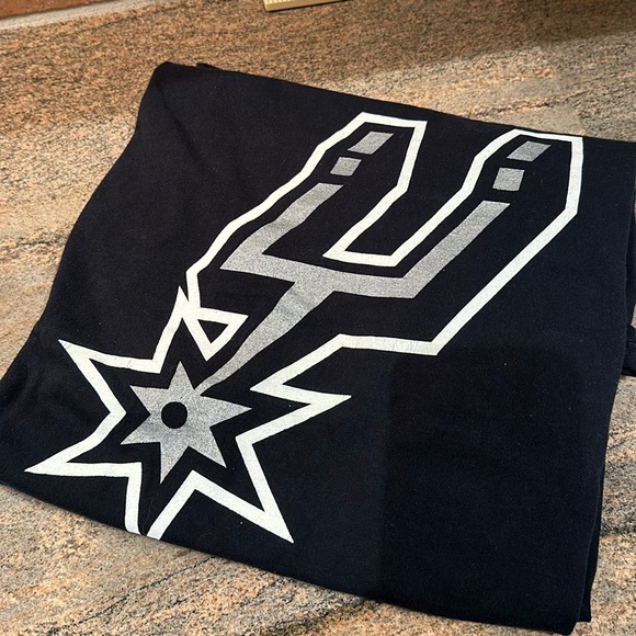 San Antonio Spurs TShirts - Set of 3 & Banner - Picture 6 of 11